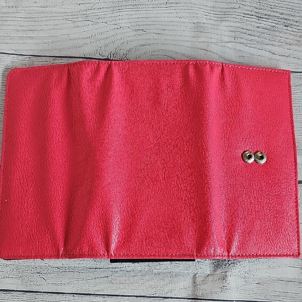 Safe Keeper Hot Pink Leather Wallet - Picture 7 of 9